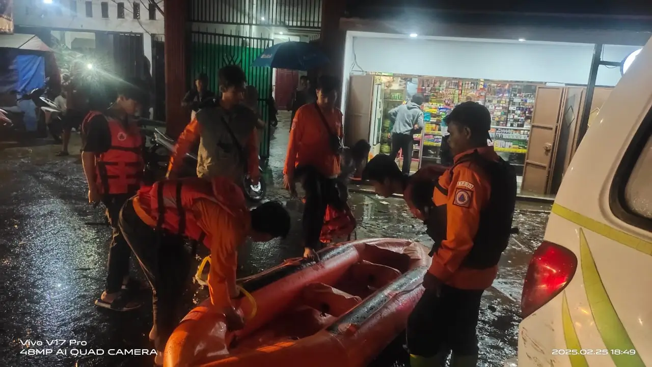 [UPDATE] Genangan Banjir Desa Dayeuhkolot di Kabupaten Bandung Berangsur Surut